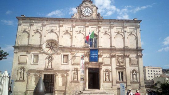 il Museo Nazionale d'Arte Medievale e Moderna della Basilicata, Palazzo Lanfranchi